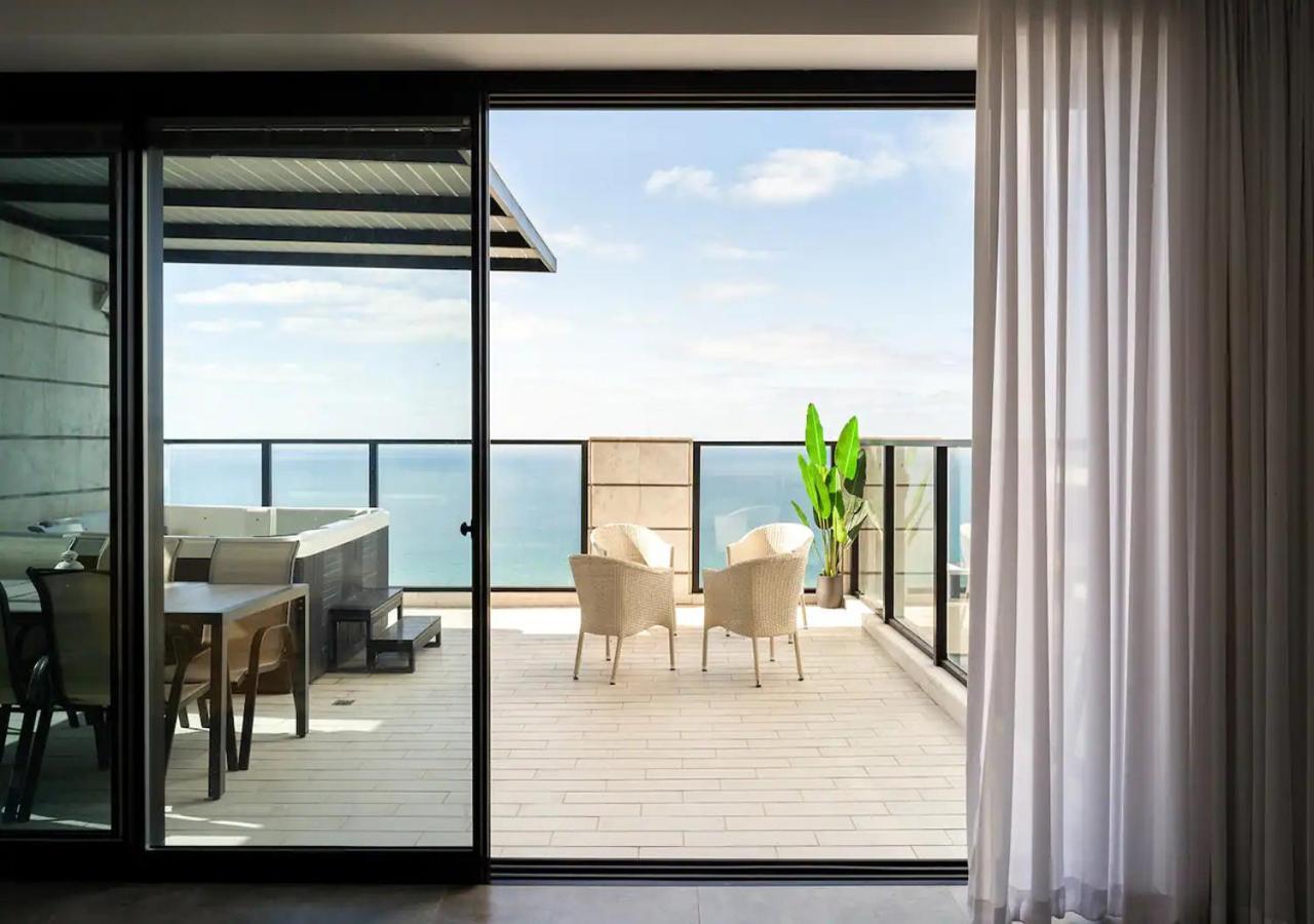 Oַ&O Group- Luxury Penthouse Jacuzzi Sea 36 Floor Appartement Bat Yam Buitenkant foto