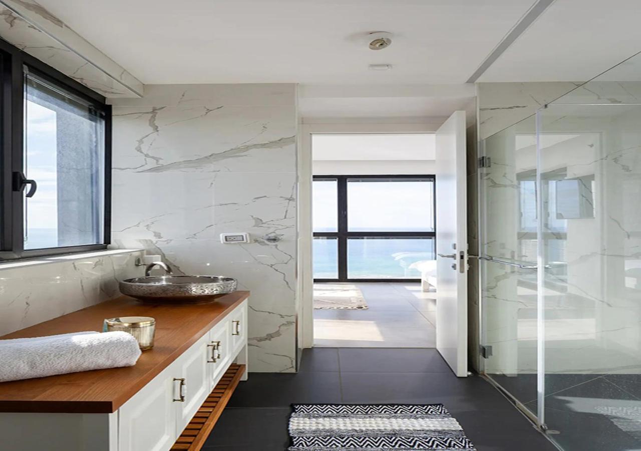 Oַ&O Group- Luxury Penthouse Jacuzzi Sea 36 Floor Appartement Bat Yam Buitenkant foto