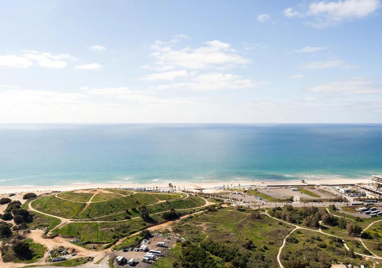 Oַ&O Group- Luxury Penthouse Jacuzzi Sea 36 Floor Appartement Bat Yam Buitenkant foto